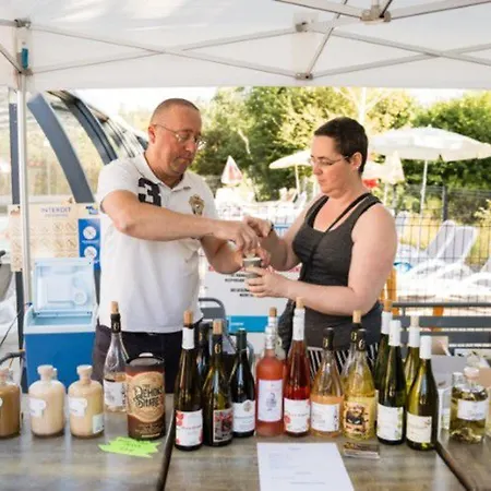 Mobil 32m² Avec Terrasse, 3 Pour 6 Personnes - Api-1-52-713 *