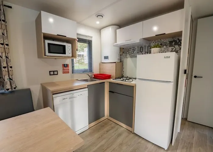 Mobil 32m² Avec Terrasse, 3 Pour 6 Personnes - Api-1-52-713 Kamp alanı *