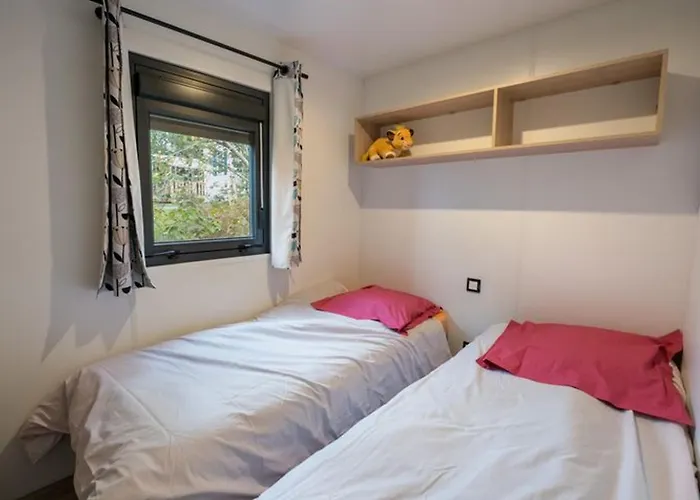 Mobil 32m² Avec Terrasse, 3 Pour 6 Personnes - Api-1-52-713