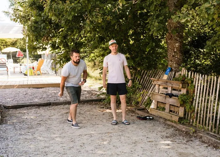 Kamp alanı Mobil 32m² Avec Terrasse, 3 Pour 6 Personnes - Api-1-52-713